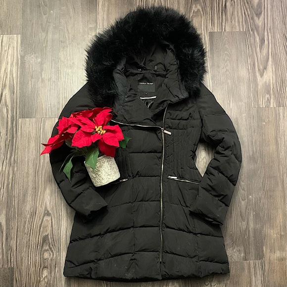 Ivanka Trump Jackets & Blazers - Lightly worn Ivanka Trump black puffer coat with faux fur trim hood